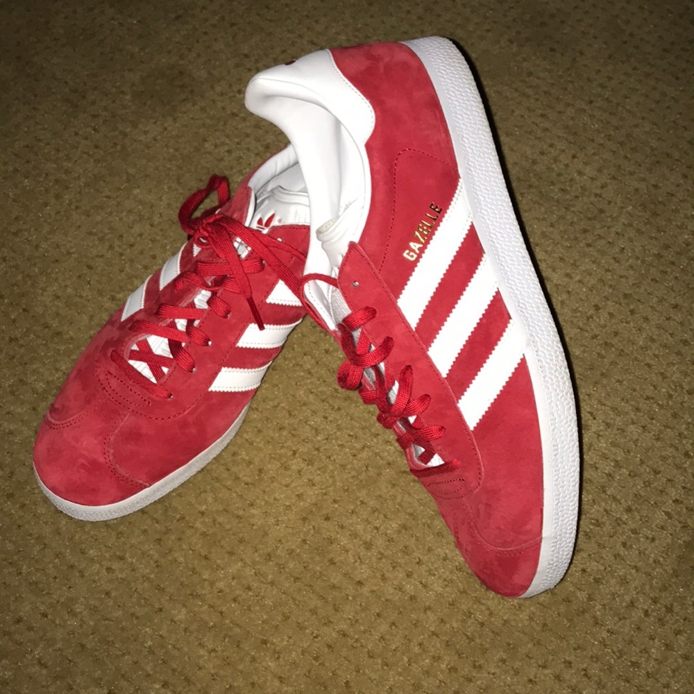 Size 10 Adidas Red Gazelle’s